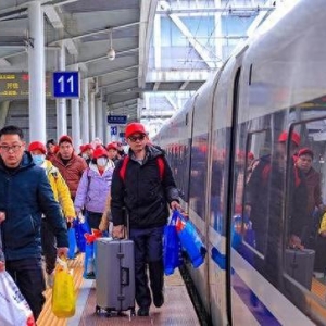 时评：返岗专列，承载着希望开启着逐梦之旅