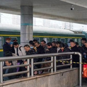 铁路时评：务工专列，满载希望前行(图)