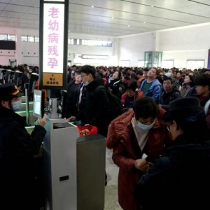 秦巴山区“点对点”专列 助力1100名务工人员节后返岗