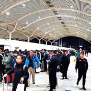 时评：铁路发展，铺就高校学子返校坦途