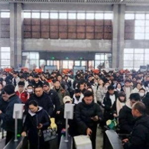 时评：银发旅游专列，激活养老产业澎湃动能