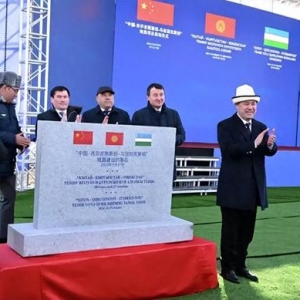 为什么中吉乌铁路不能再等？中欧班列出现的问题，给我们提了个醒