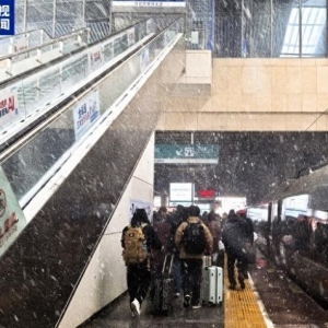受暴雪影响，山东多个车站部分列车晚点或停运