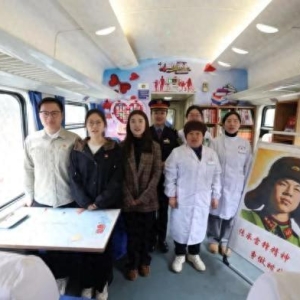 这趟公益慢火车，暖意融融