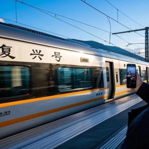 复兴号，中国速度再刷新，这次颠覆你的想象！🚄💨