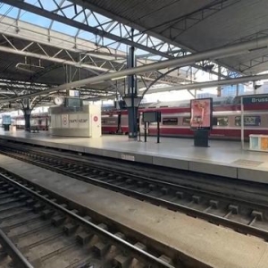 500公斤二战炸弹！巴黎北站施工时突然挖出！铁路因此瘫痪14小时