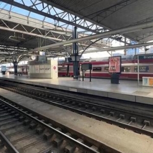 巴黎施工现场发现重达500公斤二战炸弹 致铁路瘫痪14小时