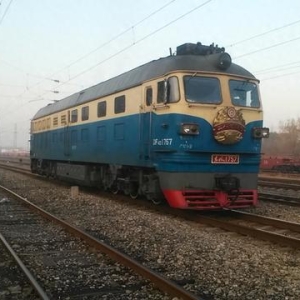 中国铁路—东风4系内燃机车（上）