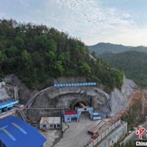 瑞梅铁路李屋隧道顺利贯通