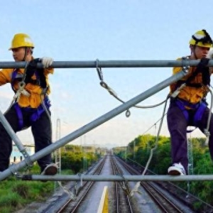 广西铁路部门提升接触网质量确保暑运安全
