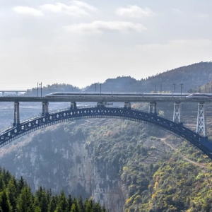 西成、成贵高铁将开展提速改造研究