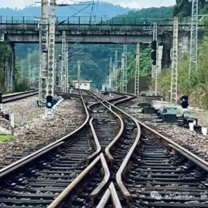 什么是铁路护轨和套轨？