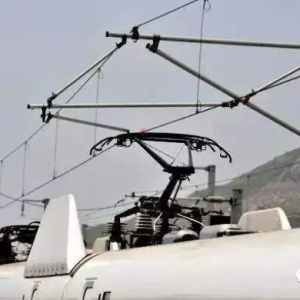 从机务角度看弓网故障成因