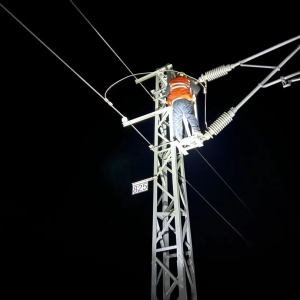 翱翔昼夜，守护高原铁路环湖区段供电安全