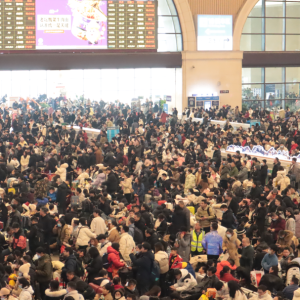 武汉“大晚点”：冻雨致冰的高铁难题