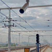 春运幕后：他们昼伏夜出，用“目光”守护你归乡的每一段路