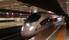 “夜间高铁”即将来临？为什么以前高铁禁止夜行，火车却可以？