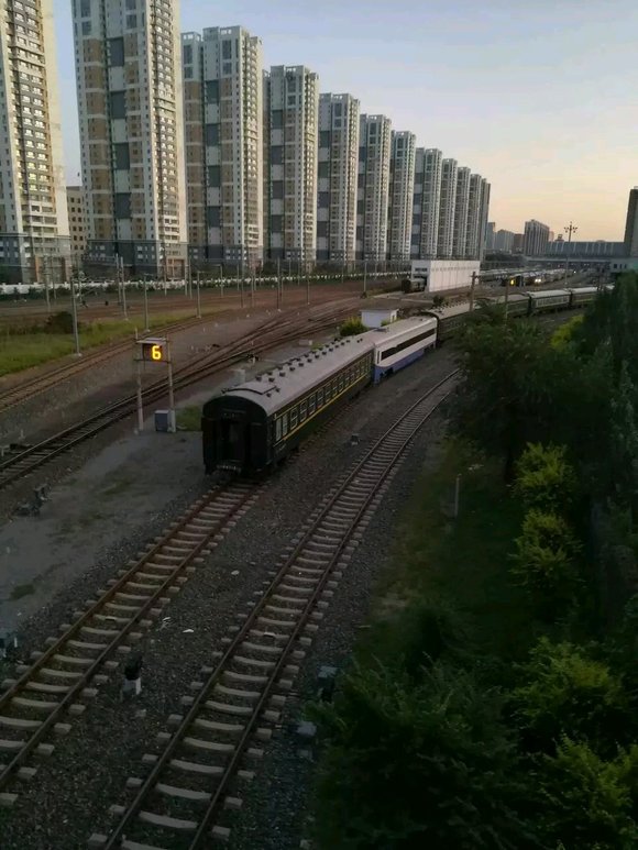 求赐教！求问大神们，这个显示器是什么装置？显示的内容代表什么-1.jpg