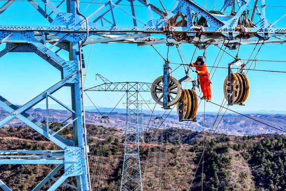 国家电网：加快电网建设 赋能绿色发展-4.jpg
