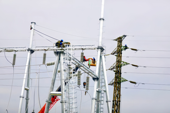 国家电网：加快电网建设 赋能绿色发展-13.jpg