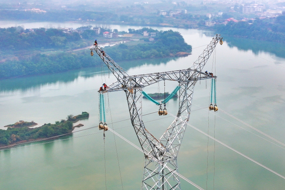 国家电网：加快电网建设 赋能绿色发展-14.jpg