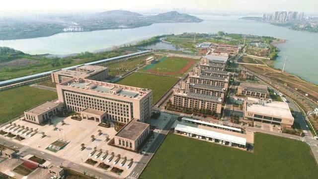 全国最大高铁“驾校”究竟有多大？-1.jpg