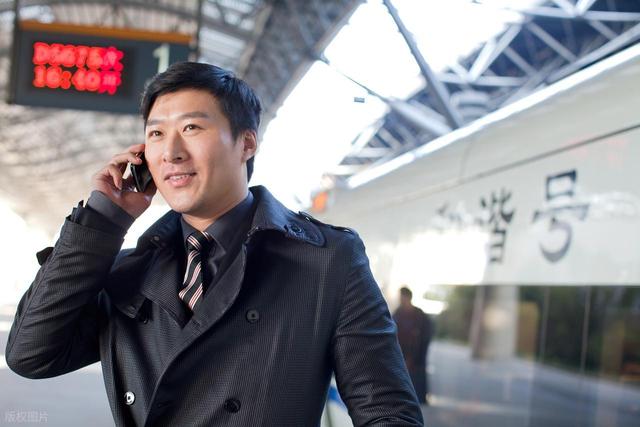 他们不是黄牛，却能为你“变”出回家的车票！揭秘铁路“抢票师”-2.jpg