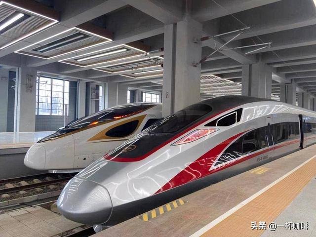 高铁和动车究竟有什么区别？3点教你识别，再不会搞错了