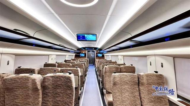 乘坐更舒适，票价有调整！上海虹桥至香港西九龙升级，新研制的复兴号智能动卧列车上线