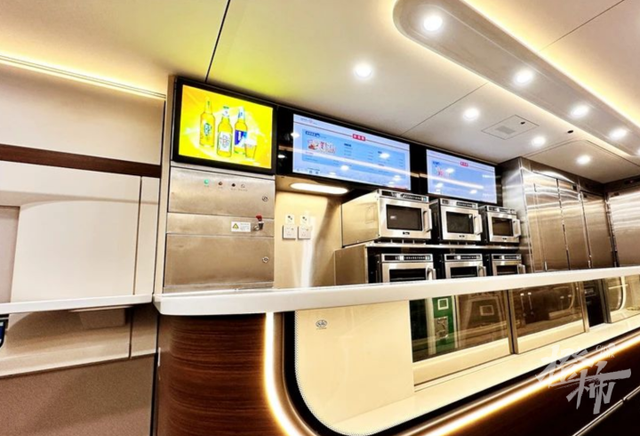 杭州至香港列车升级，新研制的复兴号智能动卧上线，就像是“移动的星级酒店”