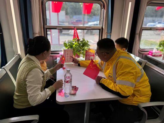 沈阳幸福小火车“于快”专列启程啦
