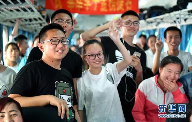 “高考专列”：运送大山学子的求学梦