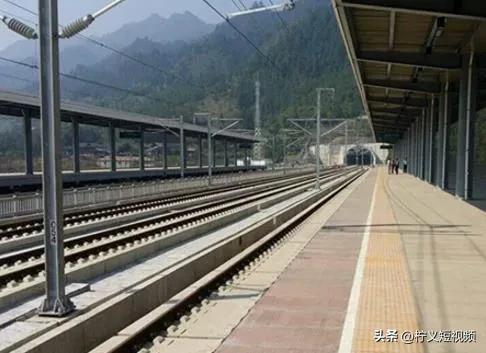 万万没想到，高铁逐渐变味了，背后的原因令人难以接受