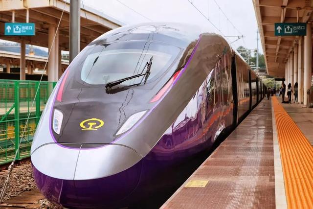 “复兴号”：速度与荣耀的传奇之旅