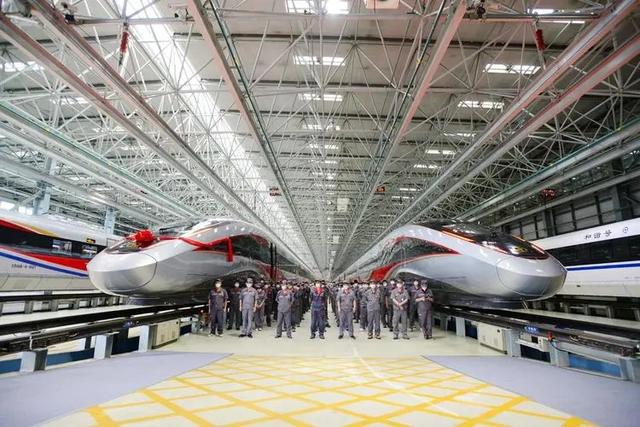 “复兴号”：速度与荣耀的传奇之旅