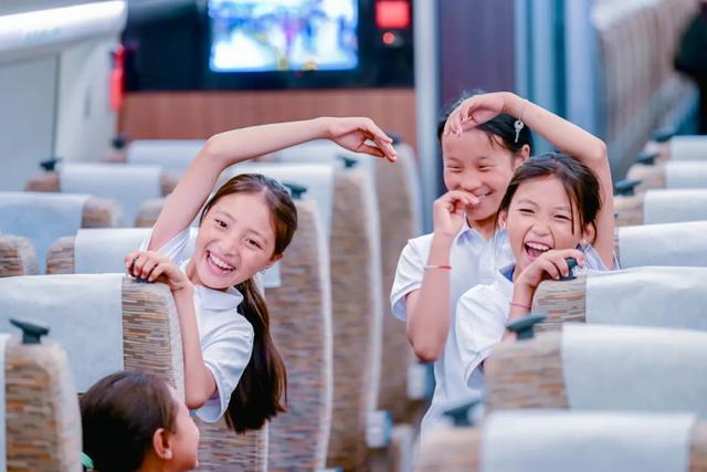 她们的童年，起点就是复兴号！