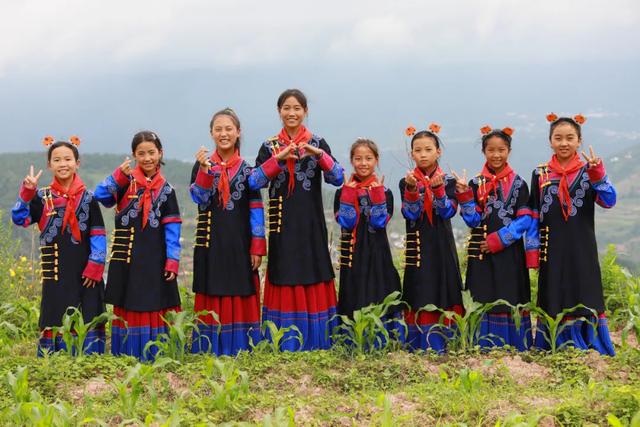 她们的童年，起点就是复兴号！