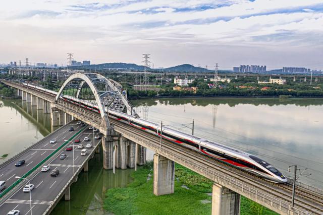 限时福利！凭高铁票享优惠！