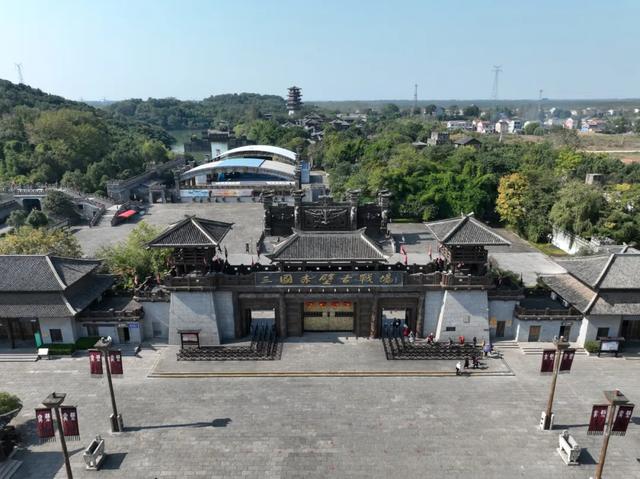 限时福利！凭高铁票享优惠！