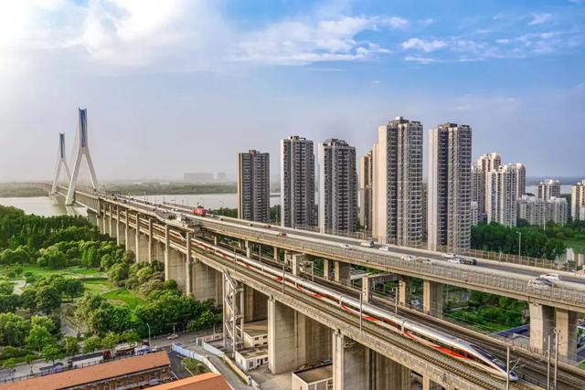 限时福利！凭高铁票享优惠！