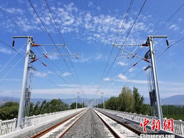 历时5年 中国标准“简统化”接触网完成历史性跨越