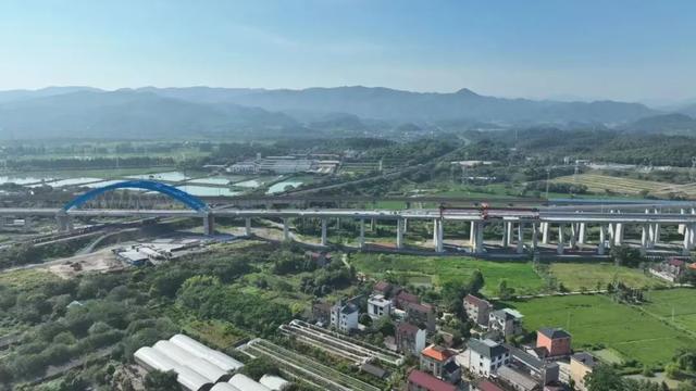 中国铁路：两条时速350公里高铁，有新进展！