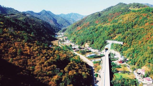隧贯山河！三条设计时速350公里的高铁隧道贯通