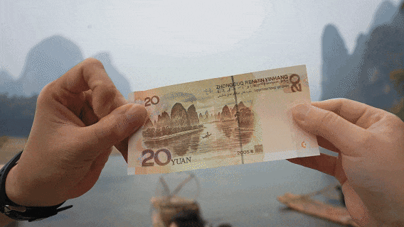 复兴号开到这里，旅客纷纷喊：“哇塞！”