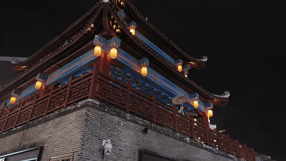 复兴号开到这里，旅客纷纷喊：“哇塞！”