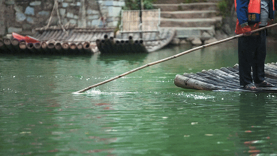 复兴号开到这里，旅客纷纷喊：“哇塞！”