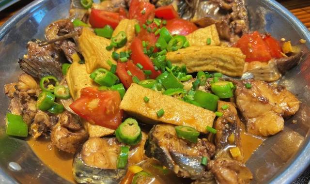 复兴号开到这里，旅客纷纷喊：“哇塞！”