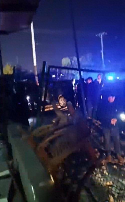 突发！辽宁葫芦岛发生铁路交通事故， 当地应急部门：一辆轿车闯入闸口