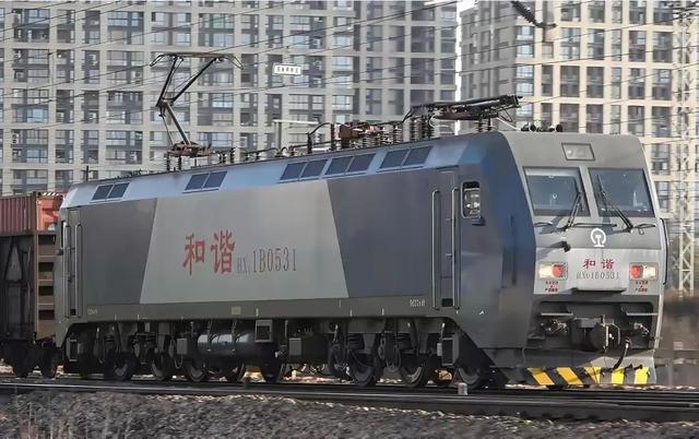 青藏铁路建成至今已18年，为啥不换国产车头，还在用美国车头？