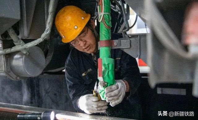 天冷！火车冷不冷？